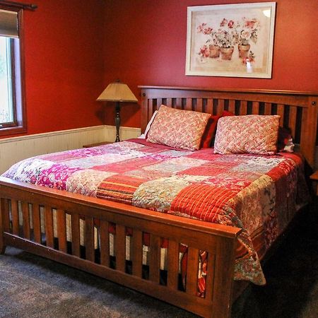 Nitschke'S Northern Resort Миноккуа Экстерьер фото