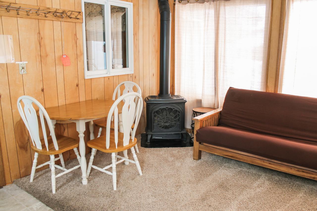 Nitschke'S Northern Resort Миноккуа Экстерьер фото