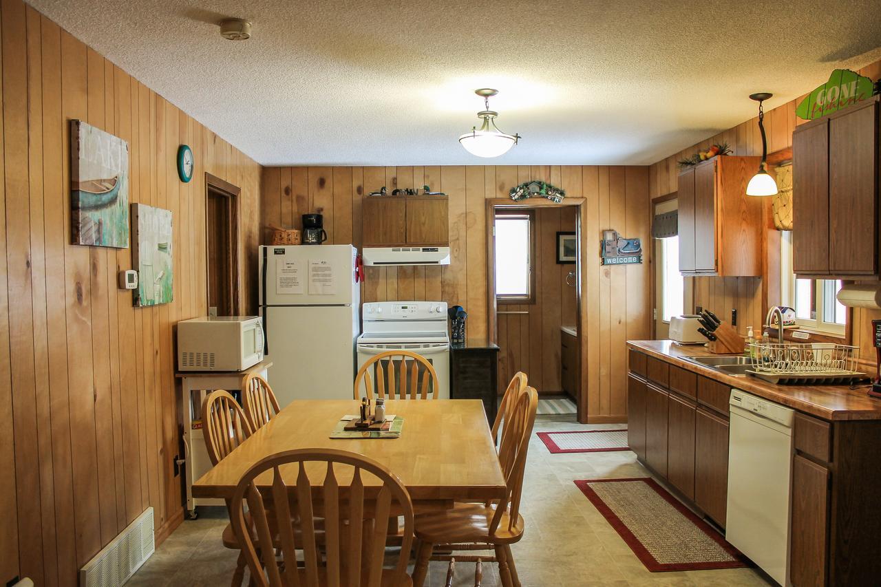 Nitschke'S Northern Resort Миноккуа Экстерьер фото