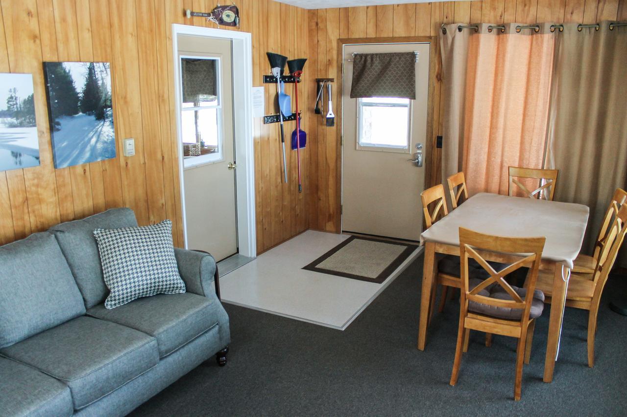 Nitschke'S Northern Resort Миноккуа Экстерьер фото