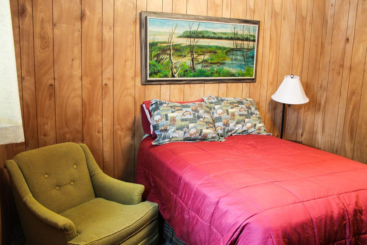 Nitschke'S Northern Resort Миноккуа Экстерьер фото